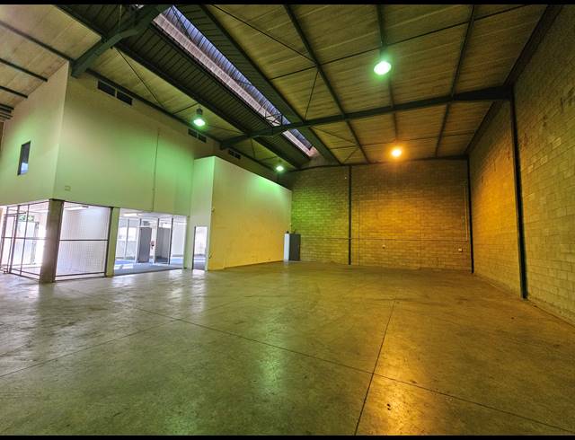 430M² WAREHOUSE TO LET IN LINBRO PARK